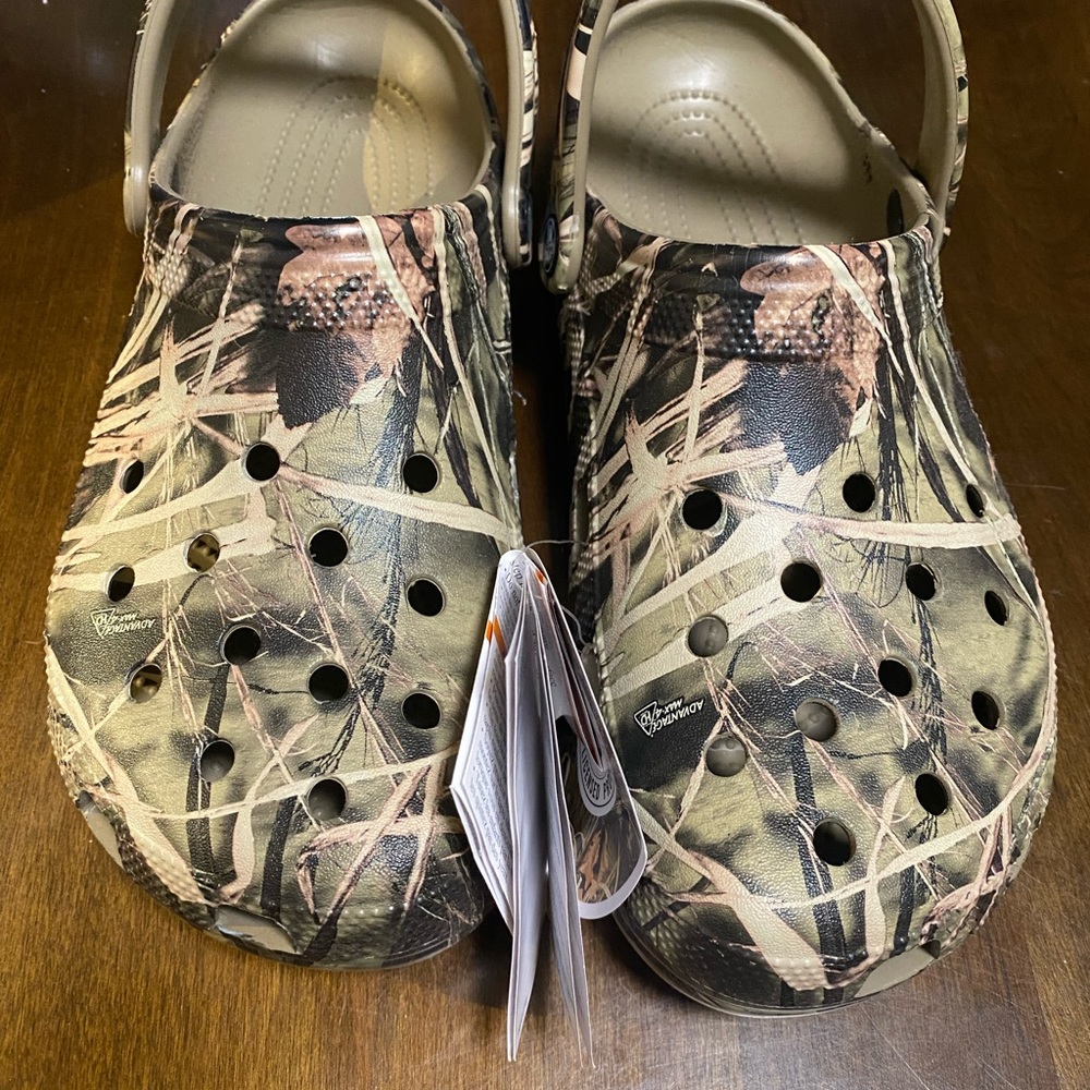 NWT Crocs Classics RealTree Max-4 Unisex M11/W13